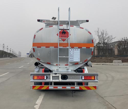 楚飛牌CLQ5323GYY6DA型鋁合金運油車