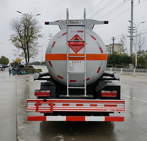 東風大多利卡易燃液體罐式運輸車