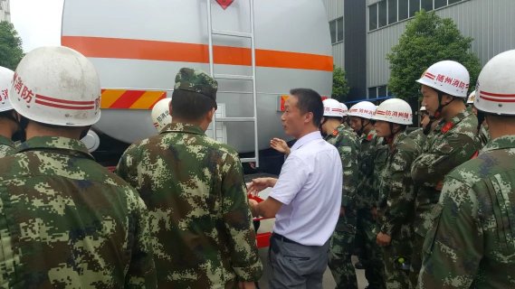 隨州消防隊來我公司學習油罐車知識，老百姓的安全更有了