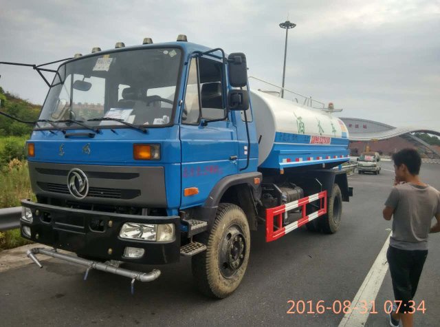 東風145國四灑水車11噸水車客戶收車場景現貨供應供應